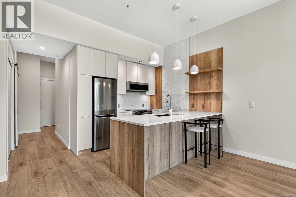 415 1588 North Dairy Rd, Saanich