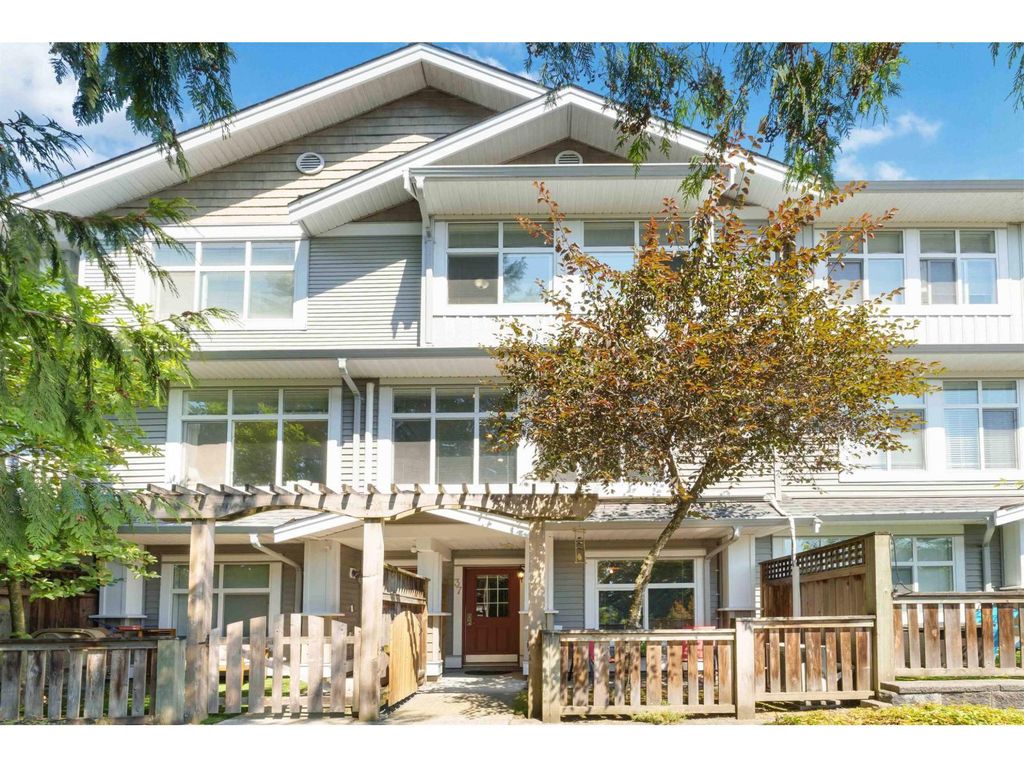 37 20449 66 Avenue, Langley