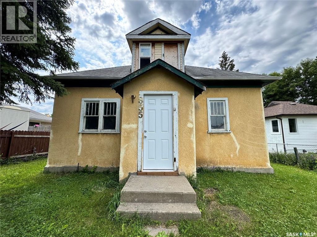 855 2nd Street E, Prince Albert