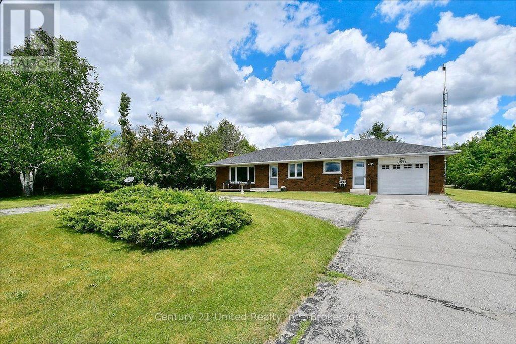 1541 County Road 4, Douro-Dummer