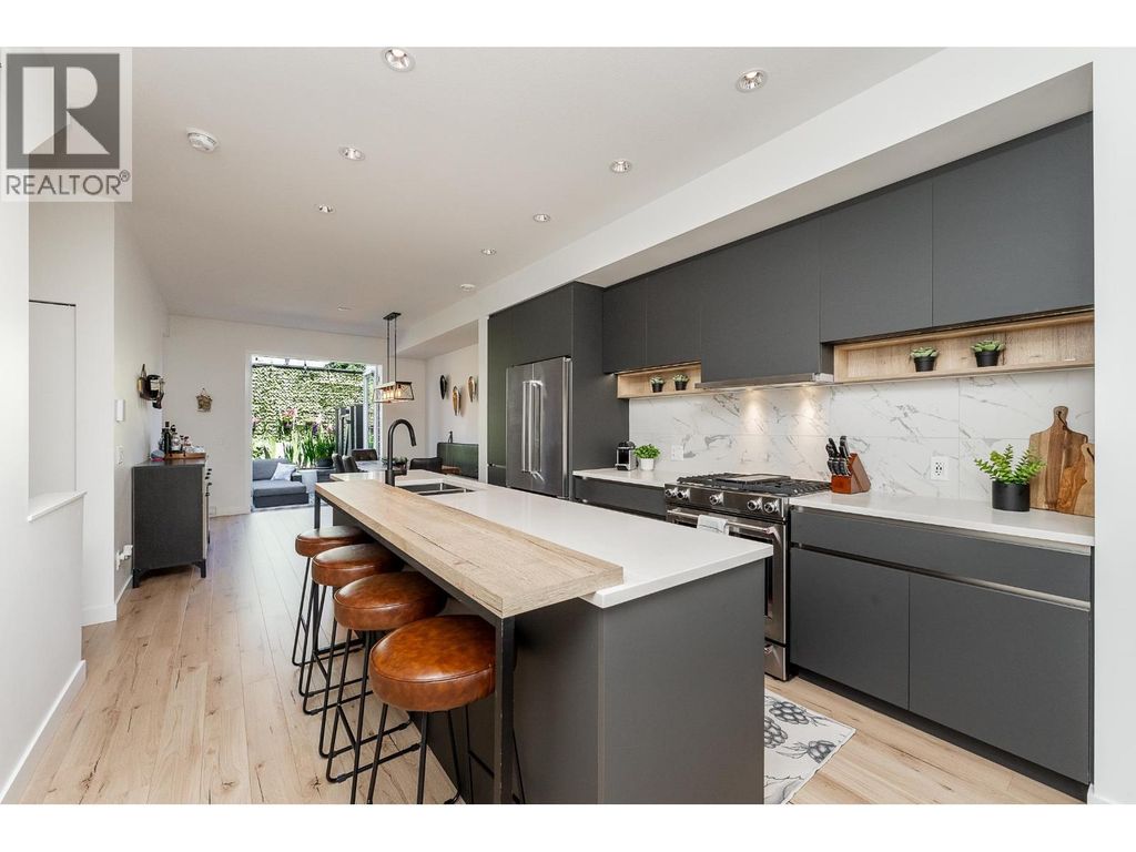 8 1228 Hudson Street, Coquitlam