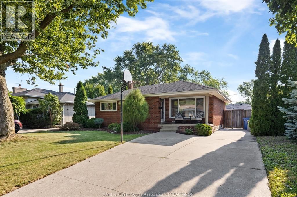 462 Dormar Drive, Windsor