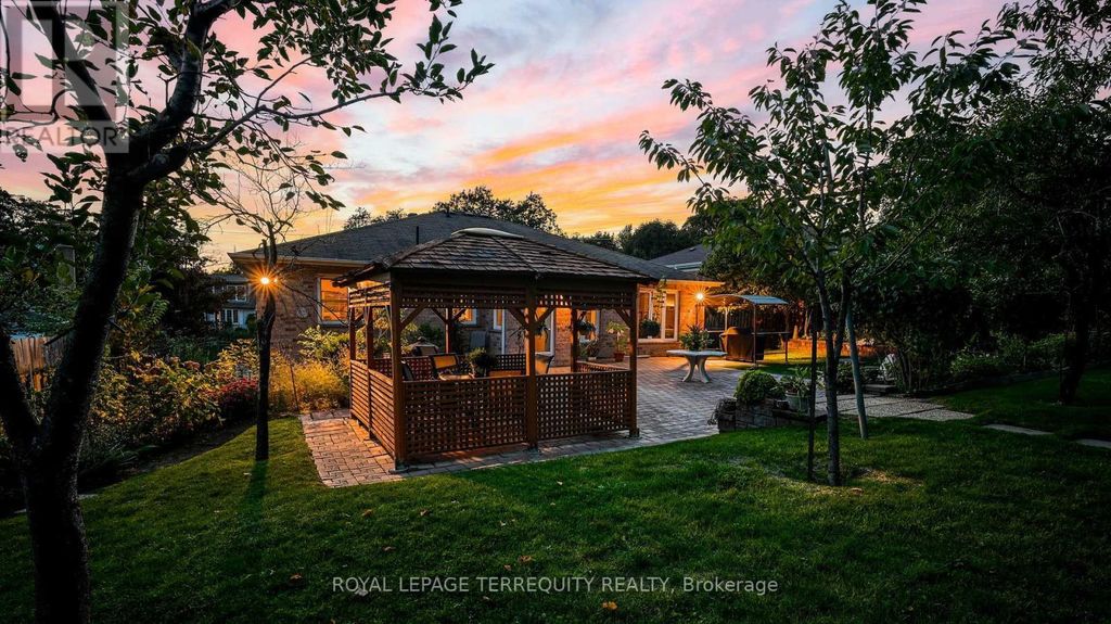 134 Hadrian Drive, Toronto (elms-Old Rexdale)