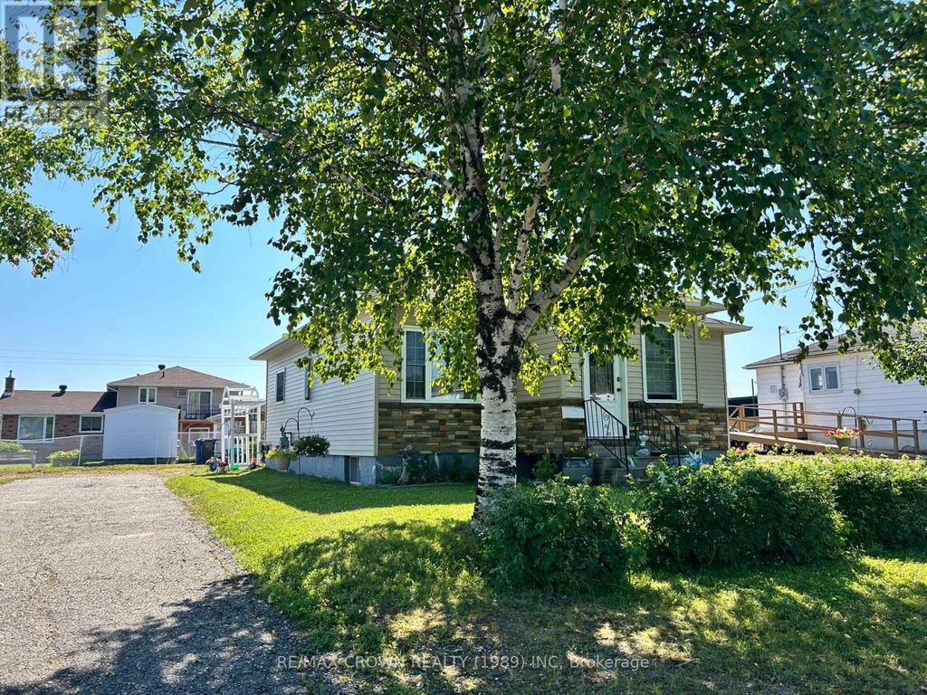 12 Erickson Avenue, Kapuskasing