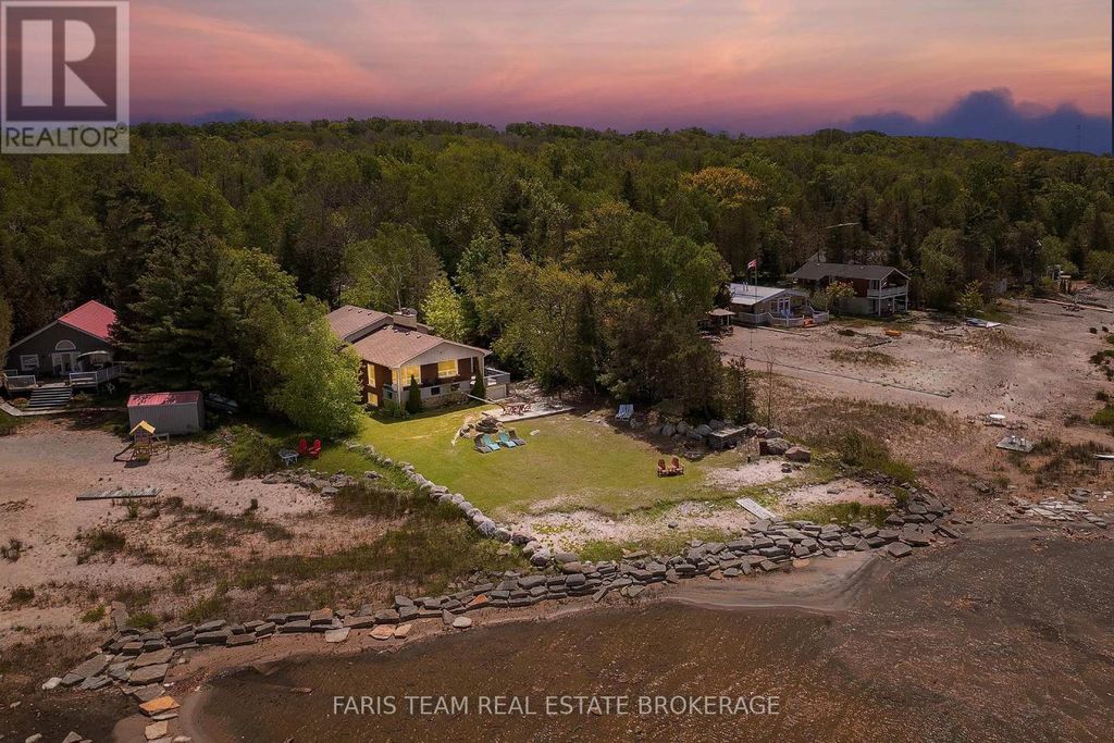 1787 Champlain Road, Tiny