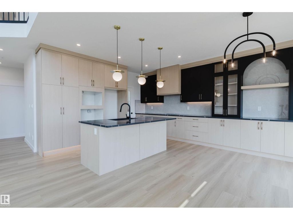 3327 Chernowski Wy Sw, Edmonton