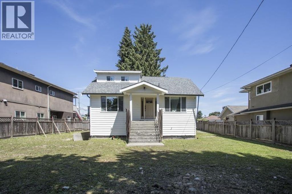 7520 Canada Way, Burnaby