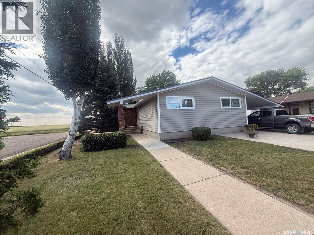 66 Kasper Crescent, Assiniboia