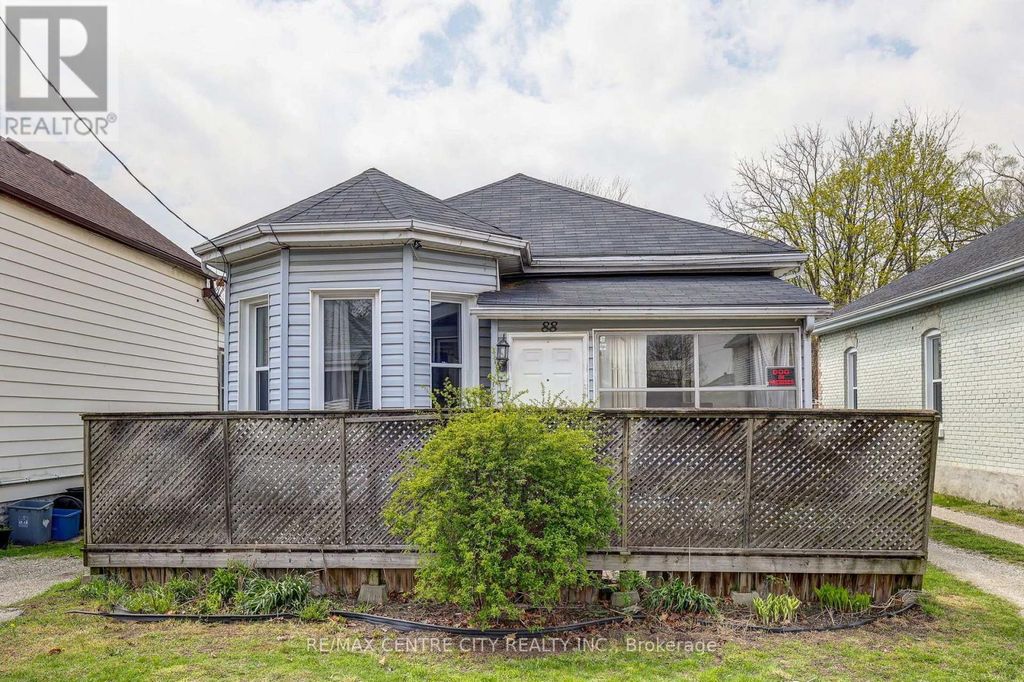 88 Flora Street, St. Thomas