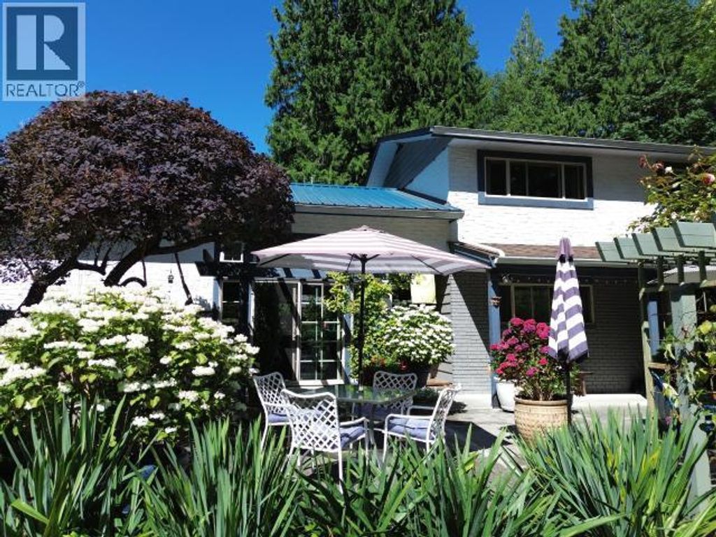 2241 Roberts Road, Powell River