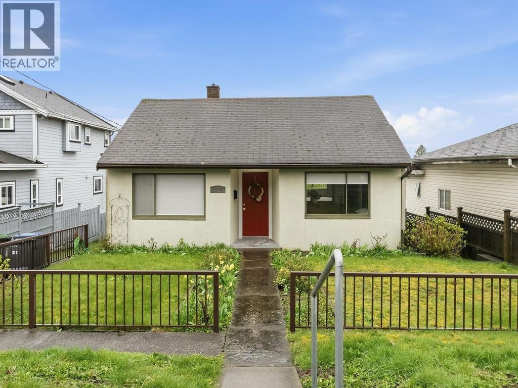 2206 Eighth Avenue, New Westminster