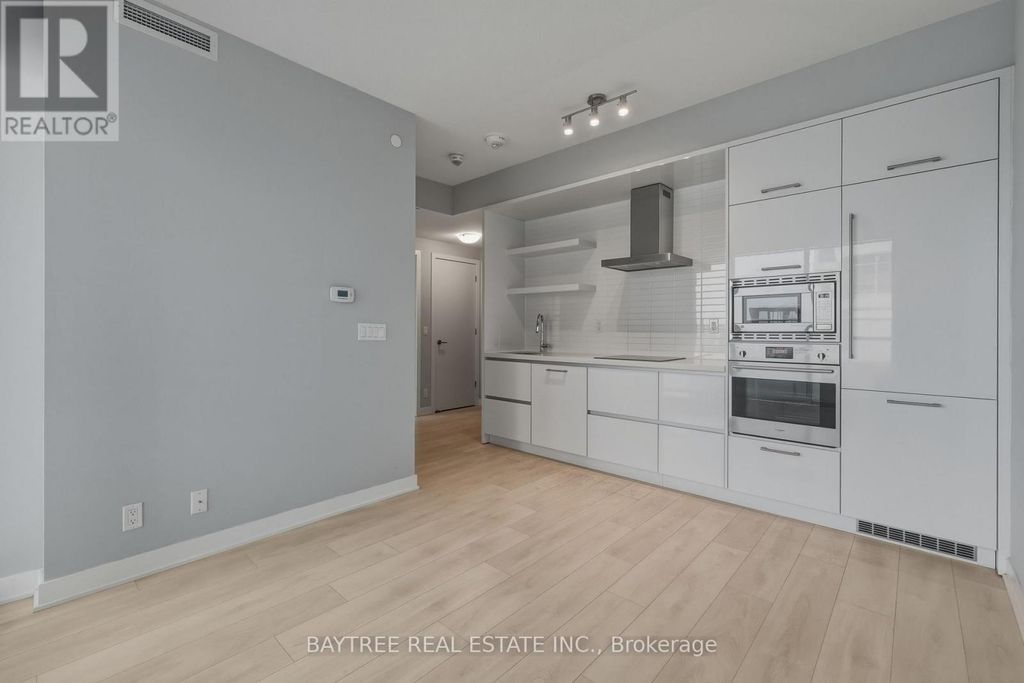 3807 - 2221 Yonge Street, Toronto (mount Pleasant West)