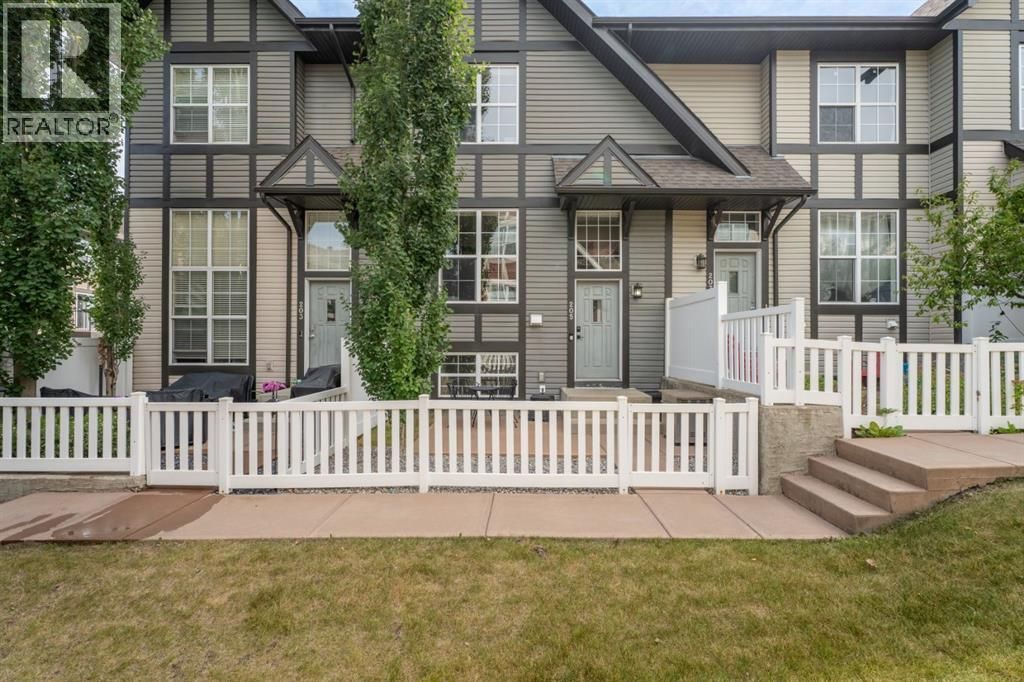 205 New Brighton Villas Se, Calgary