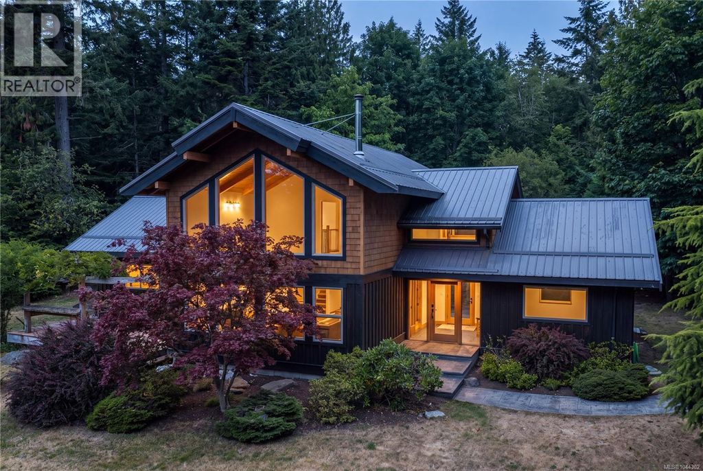 1918 Chelsea Rd, Courtenay