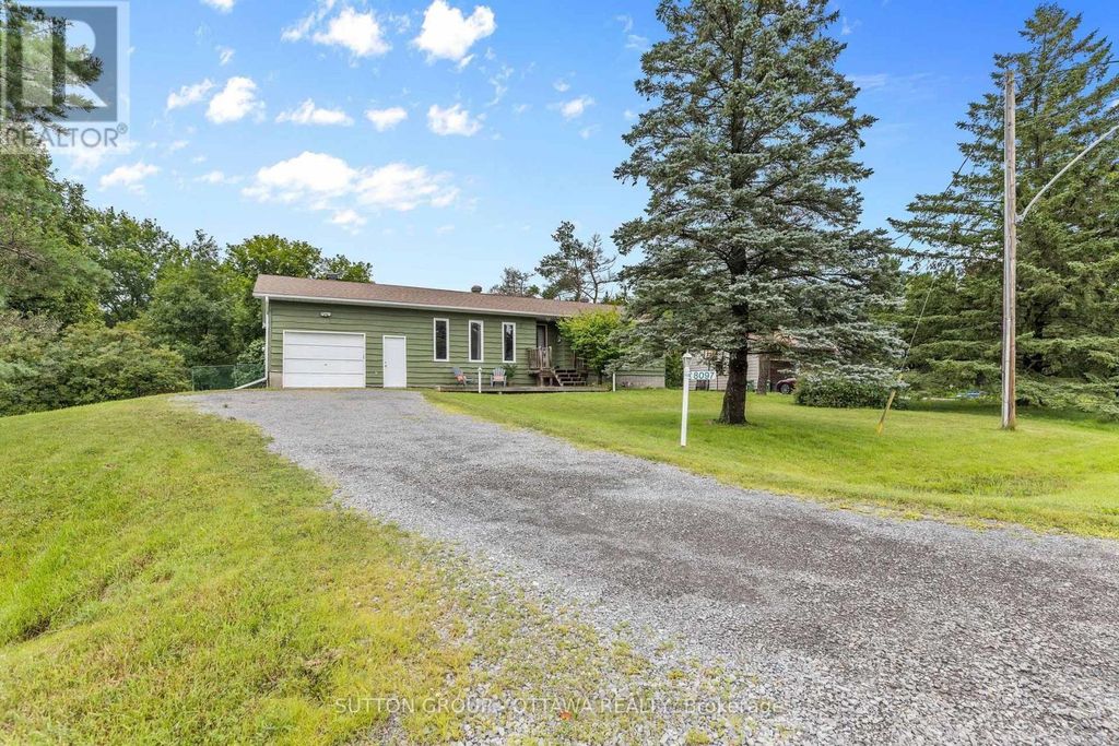 8097 Laurie Lane, Ottawa