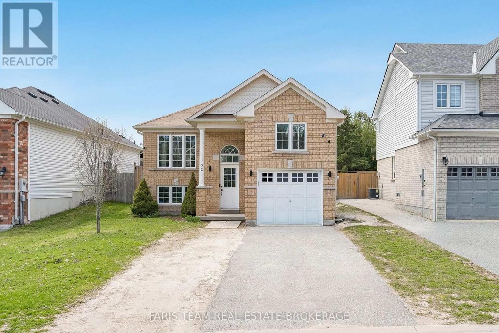 92 Wesley Avenue, Wasaga Beach