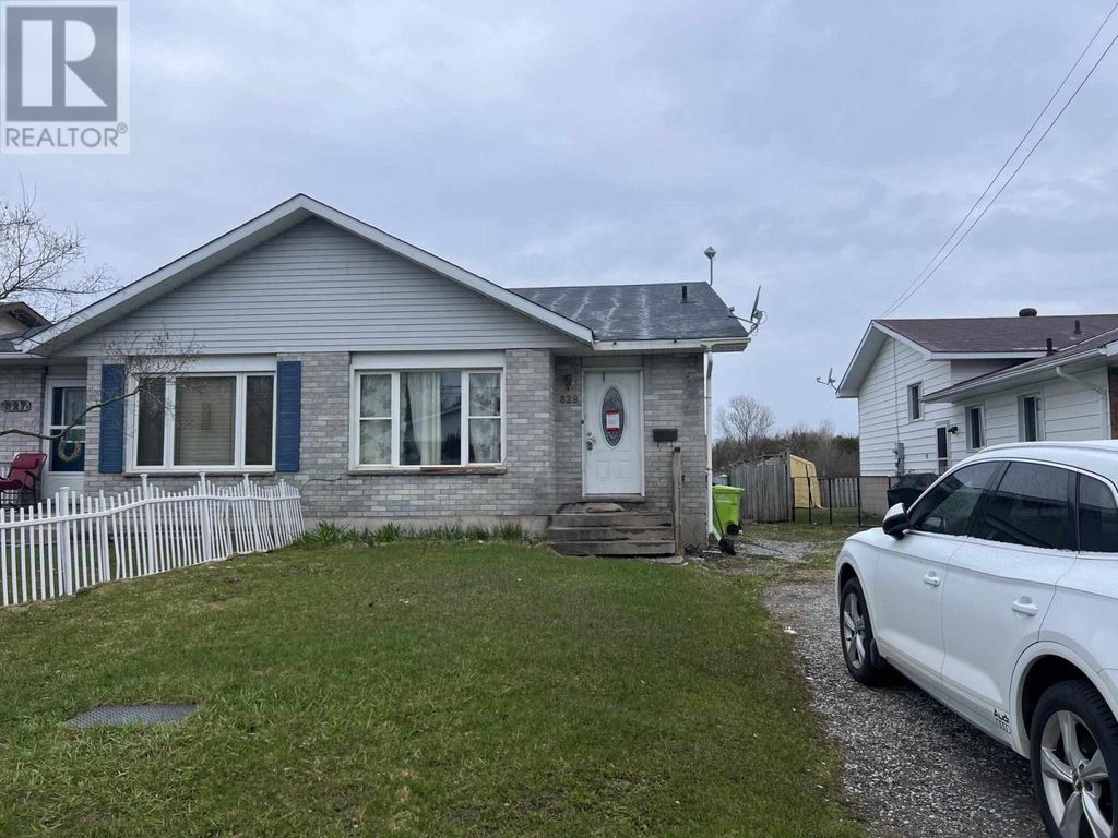 829 Cooper St, Sault Ste. Marie
