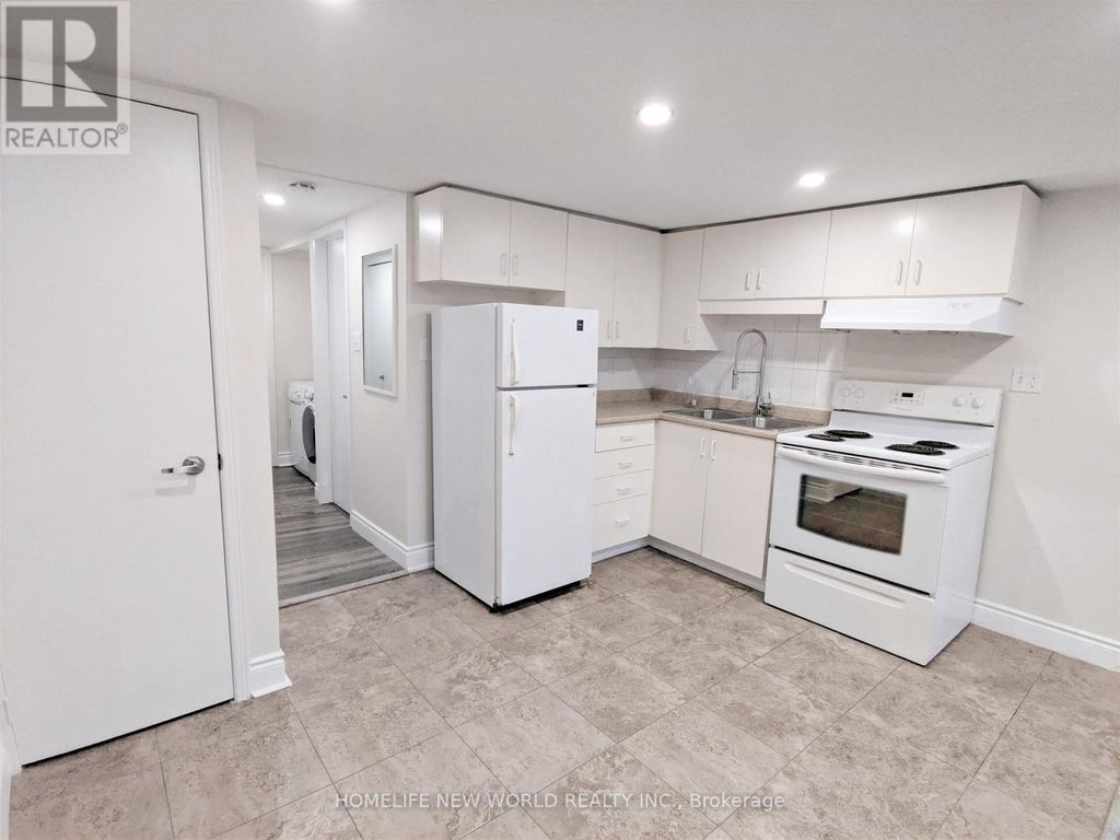 Bsmt - 158 Coxwell Avenue, Toronto (greenwood-Coxwell)