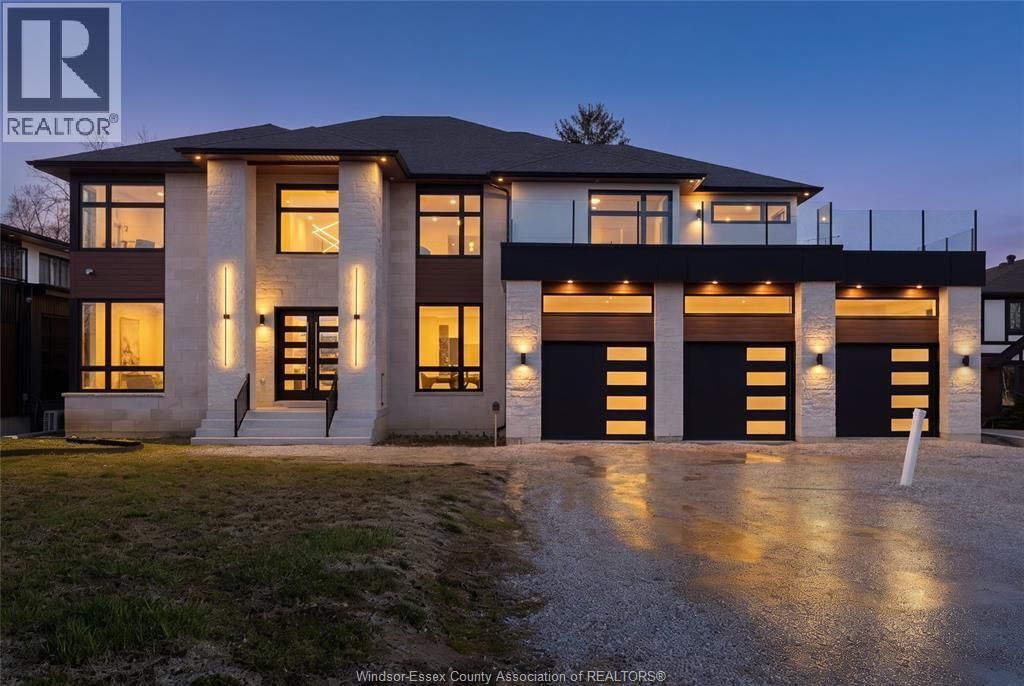 8535 Riverside Drive East, Windsor