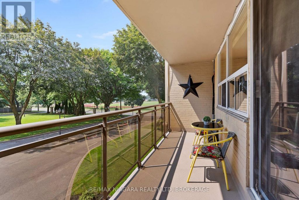 205 - 6390 Huggins Street, Niagara Falls (stamford)