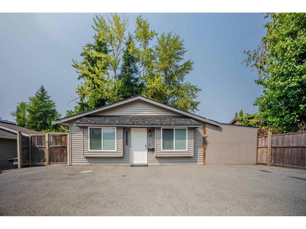32565 George Ferguson Way, Abbotsford
