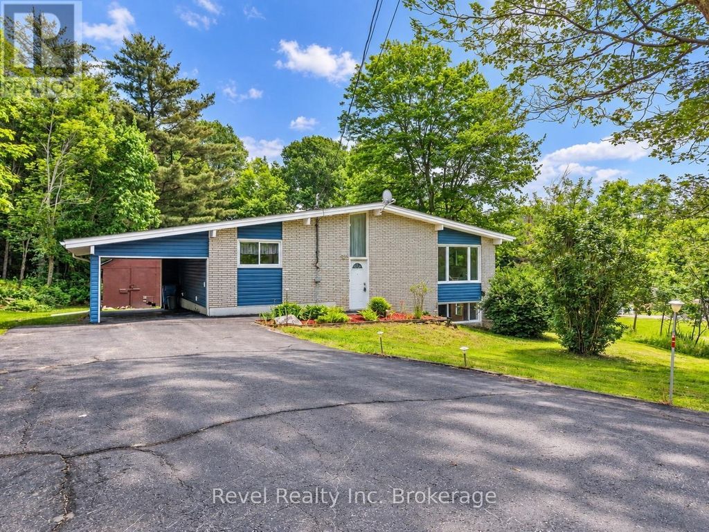 1683 Highway 94, East Ferris