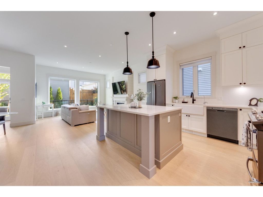 19748 75a Avenue, Langley