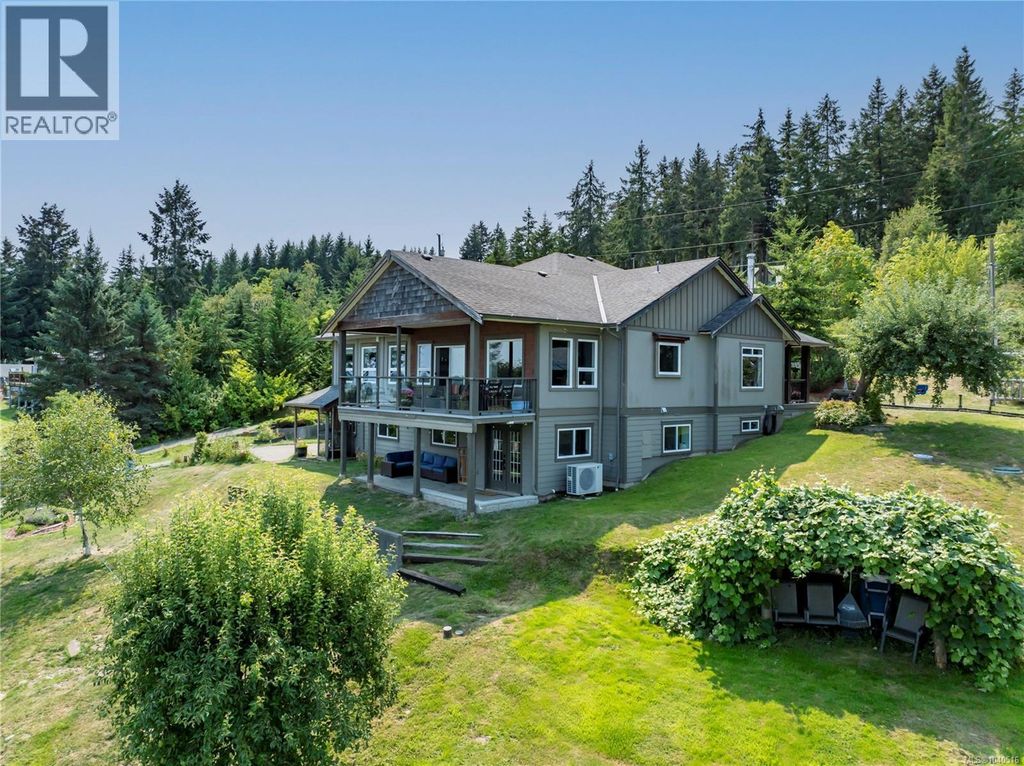 5763 Island Hwy S, Union Bay