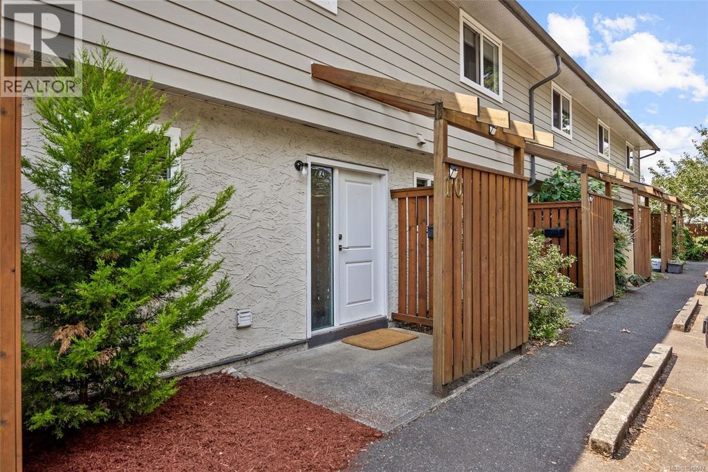 10 951 17th St, Courtenay