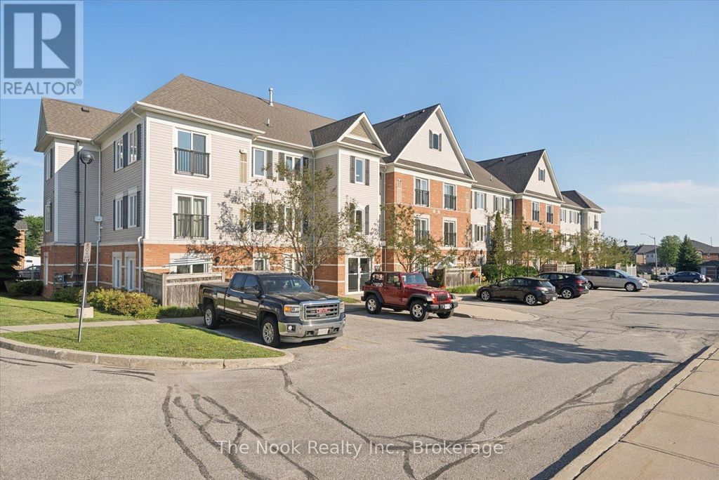 301 - 106 Aspen Springs Drive, Clarington (bowmanville)