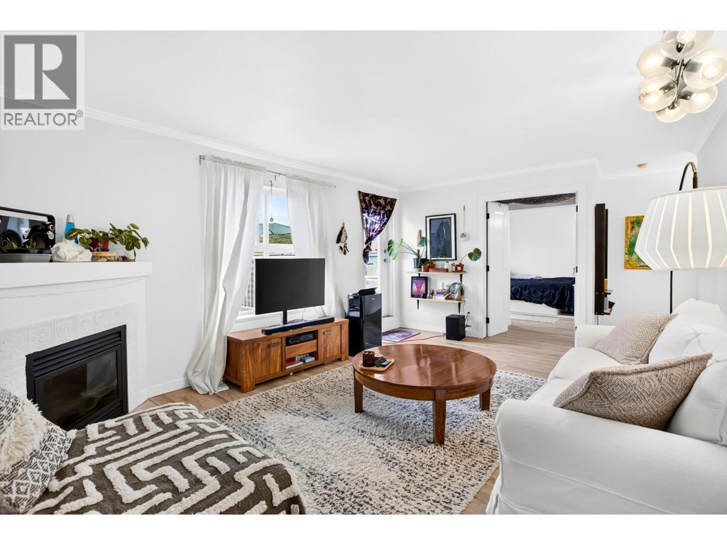 306 22347 Lougheed Highway, Maple Ridge
