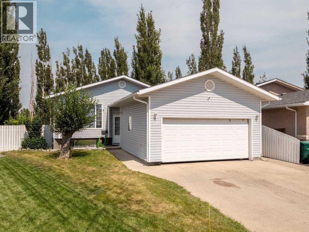 204 Mt Rundle Road W, Lethbridge
