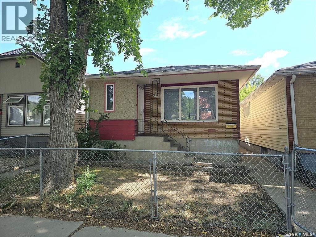 1939 Quebec Street, Regina