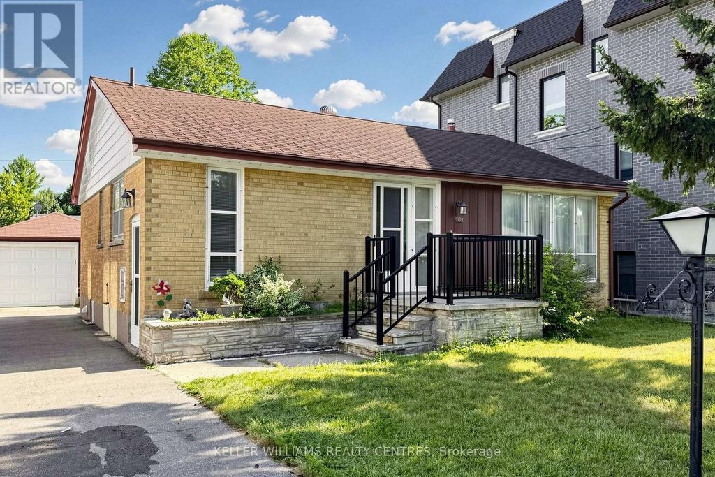 302 Palmer Avenue, Richmond Hill (harding)