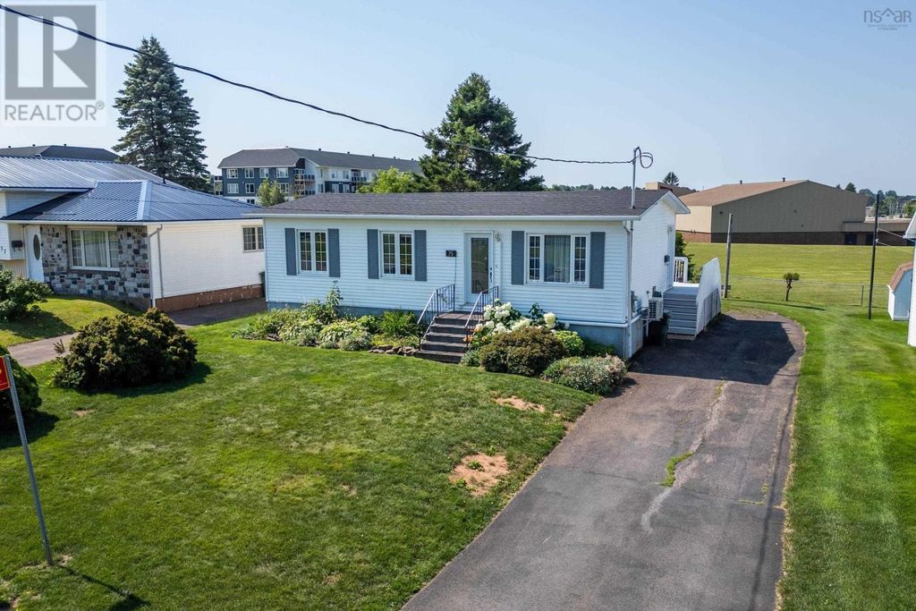 75 Willow Street, Amherst