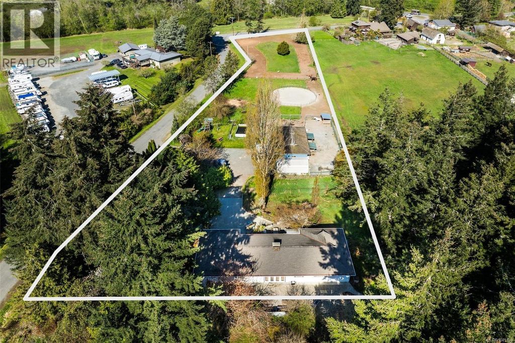 946 Klahanie Dr, Langford