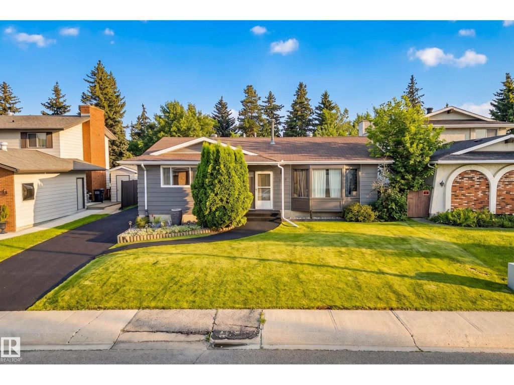 11727 27 Av Nw, Edmonton