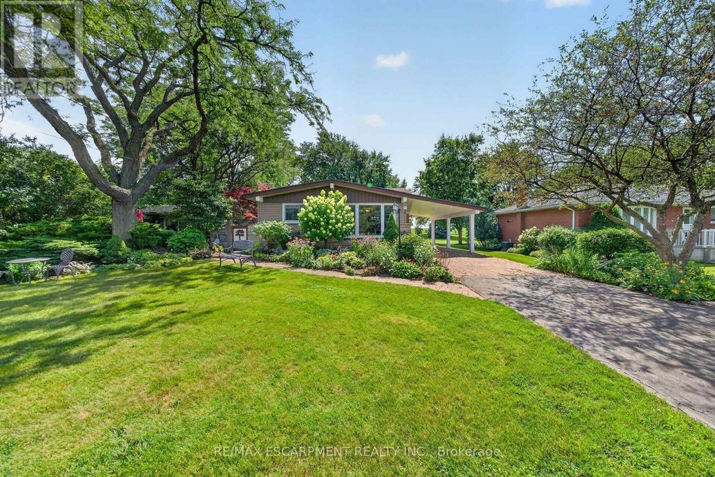8399 Dickenson Road E, Hamilton (mount Hope)
