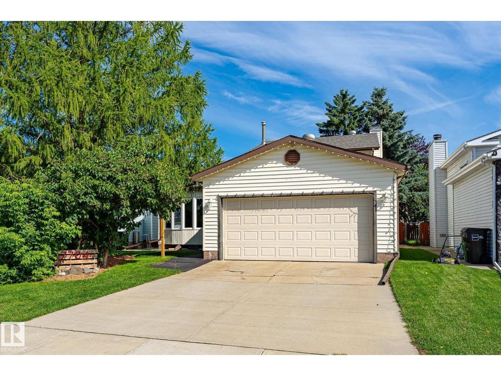 7704 152b Av Nw Nw, Edmonton