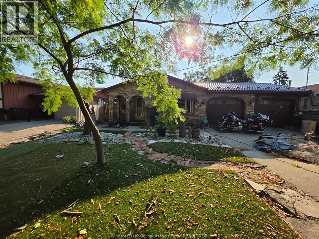 1058 Riverdale, Windsor