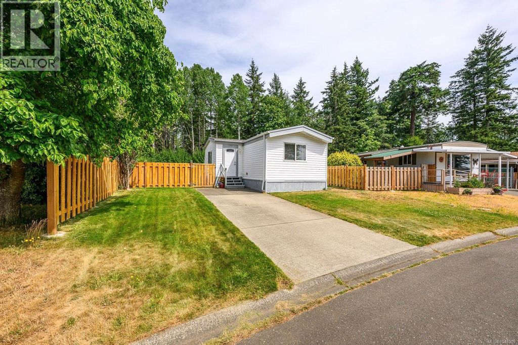 2140 Stadacona Dr, Comox