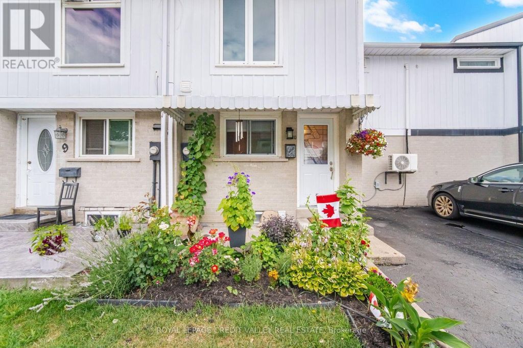 10 Gladstone Square, Brampton (northgate)