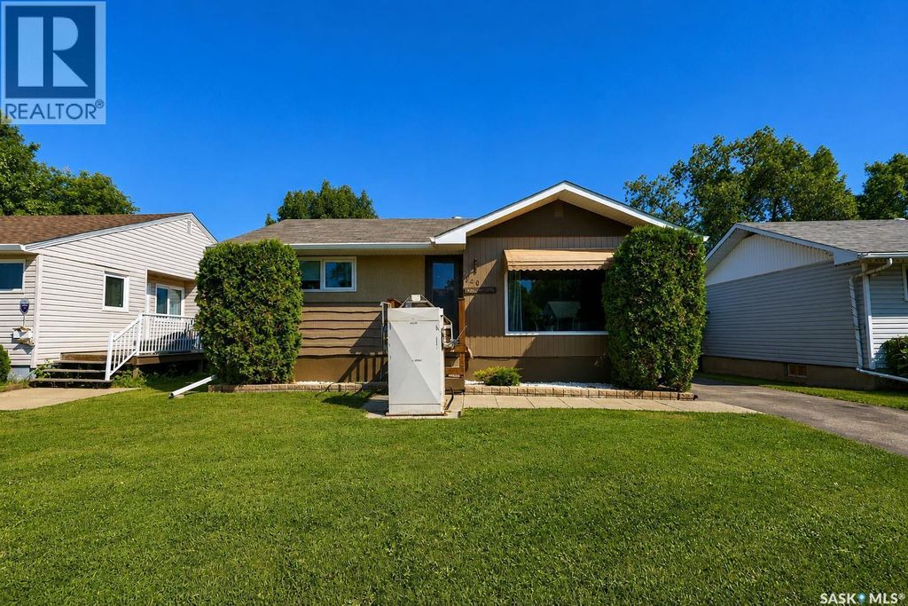340 28th Street E, Prince Albert