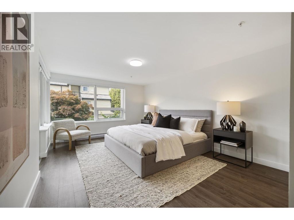 Th2 988 Quayside Drive, New Westminster