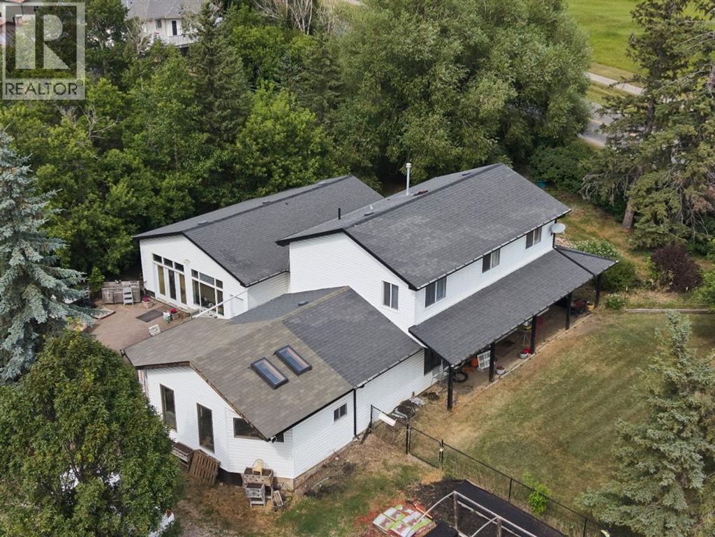 693 10 Avenue, Carstairs