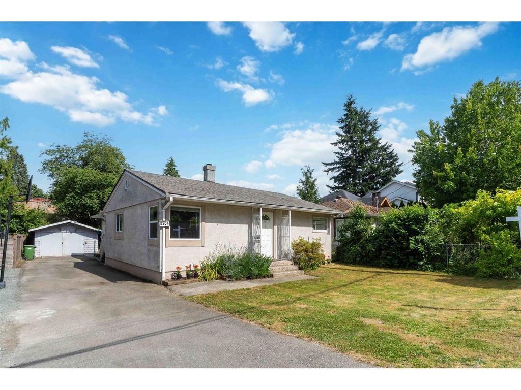 2304 Mouldstade Road, Abbotsford