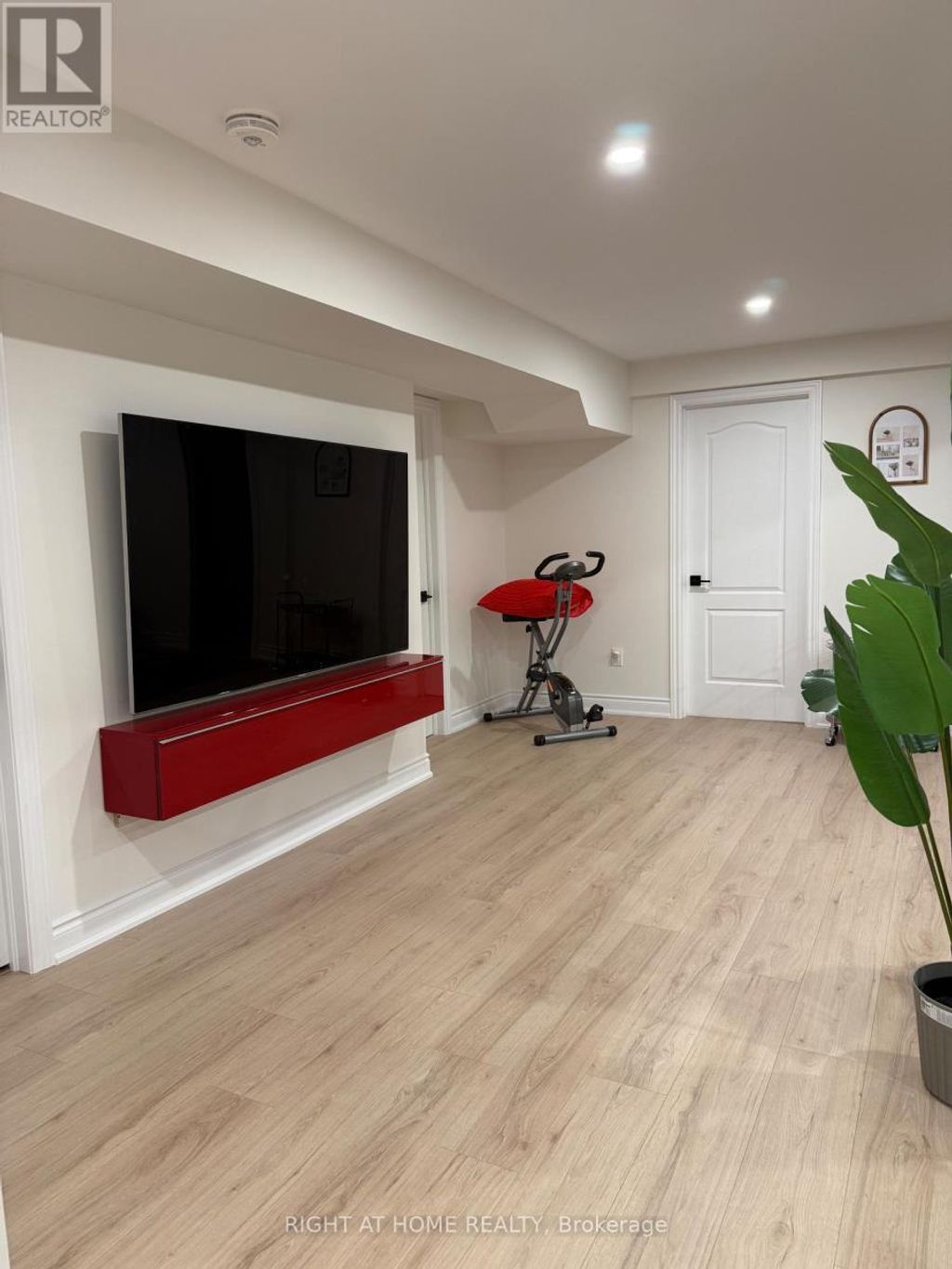 Bsmnt - 5293 Mcfarren Boulevard, Mississauga (central Erin Mills)