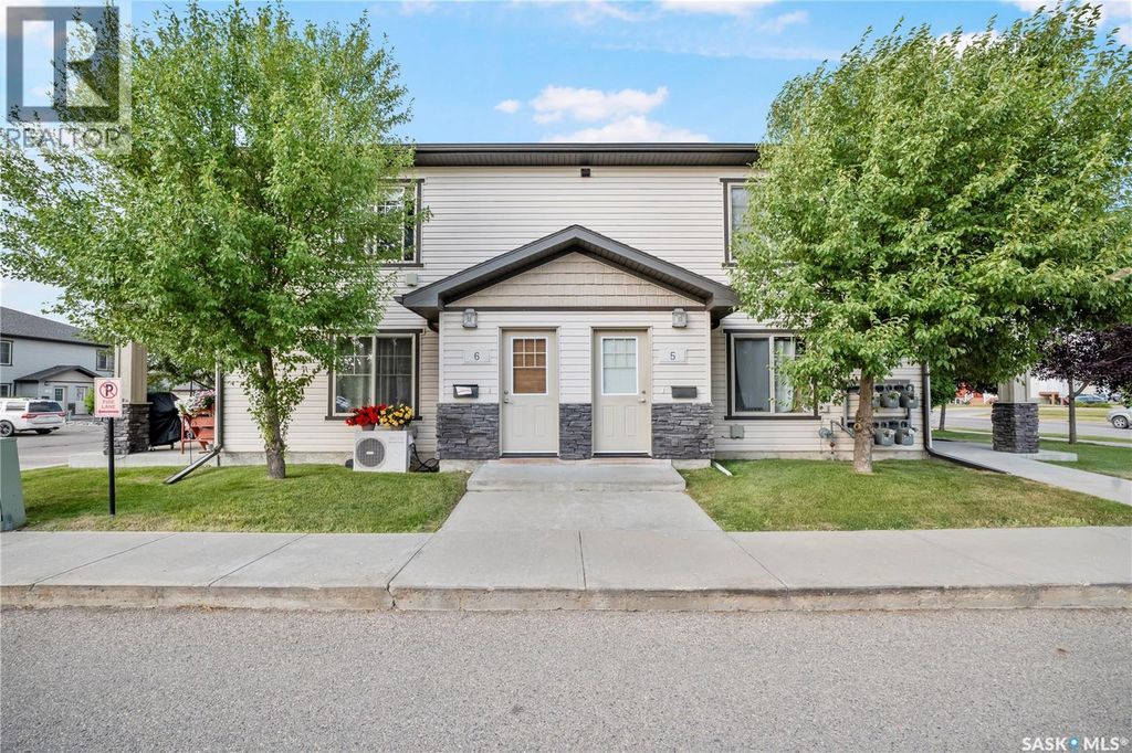 5 5011 James Hill Road, Regina