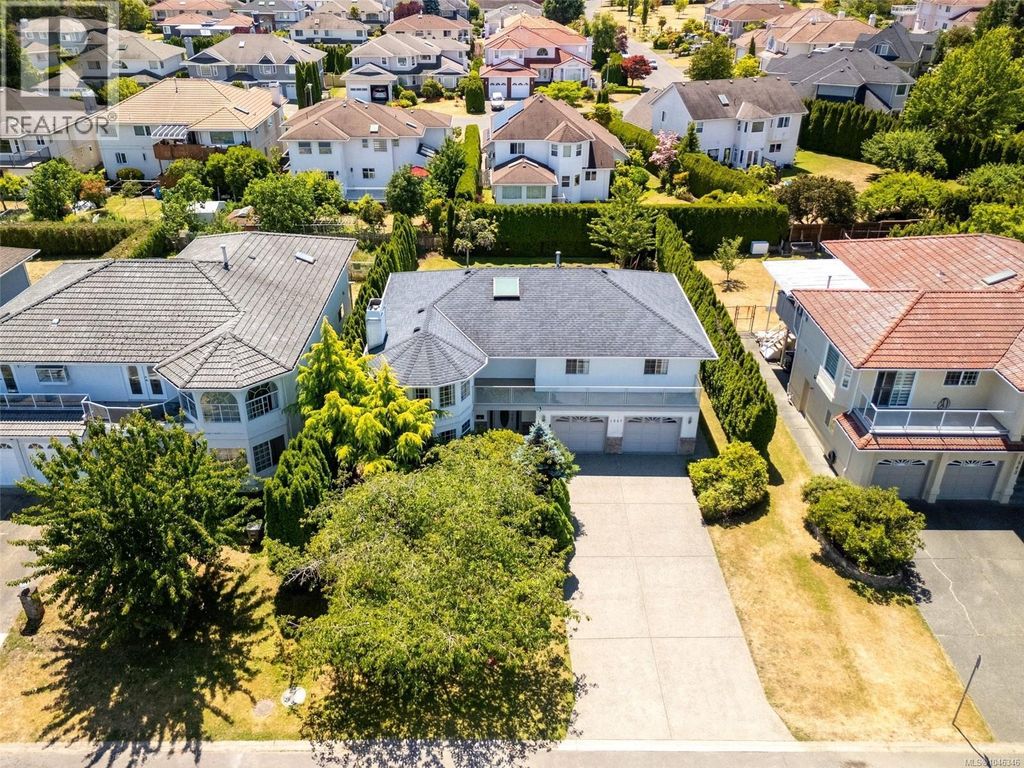 1847 El Sereno Dr, Saanich