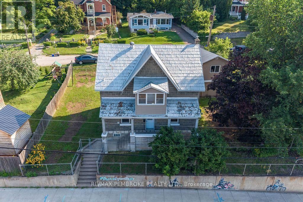 131 Bonnechere Street W, Bonnechere Valley
